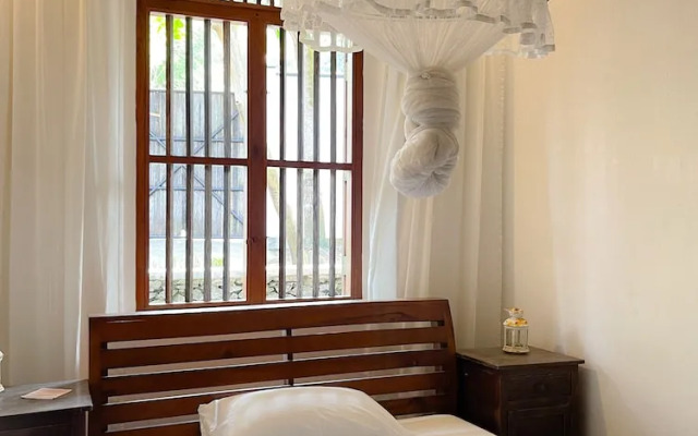 3-bedroom Lakeside Villa With Pool in Ahangama