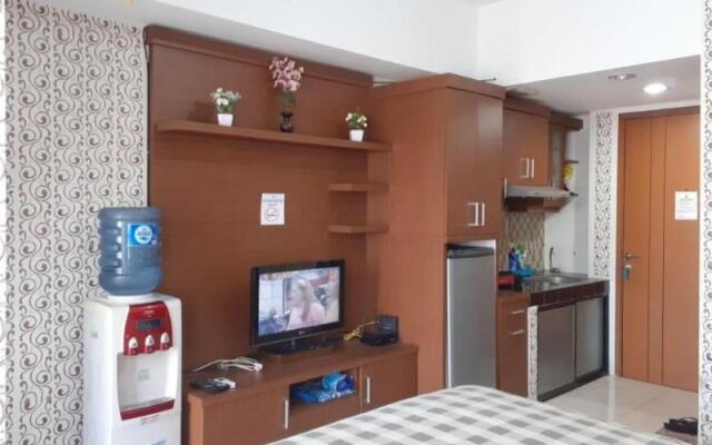 Rose Rooms @ Apartemen Margonda Residence by ZUZU