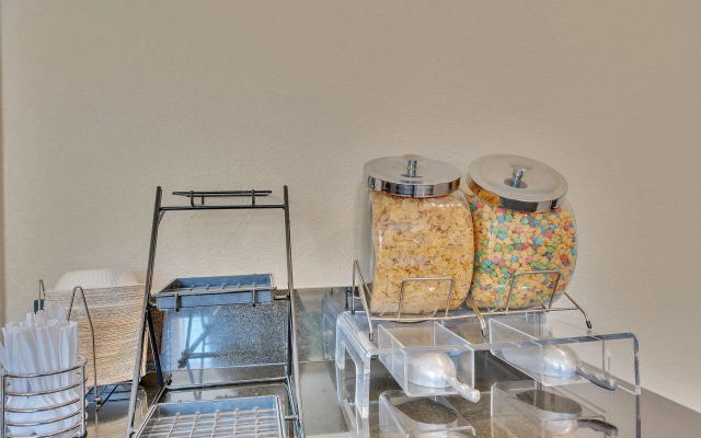 Quality Inn near Six Flags Discovery Kingdom - Napa Valley