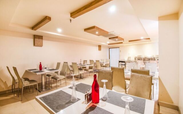 Fabhotel Prime Royal Castle