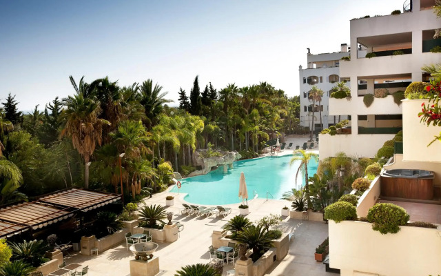 Apartamentos Guadalpin Boutique