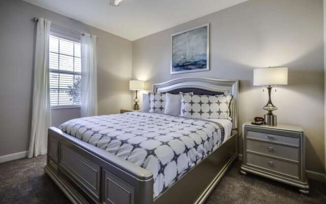 8-Bedroom Villa in Davenport 1567OL