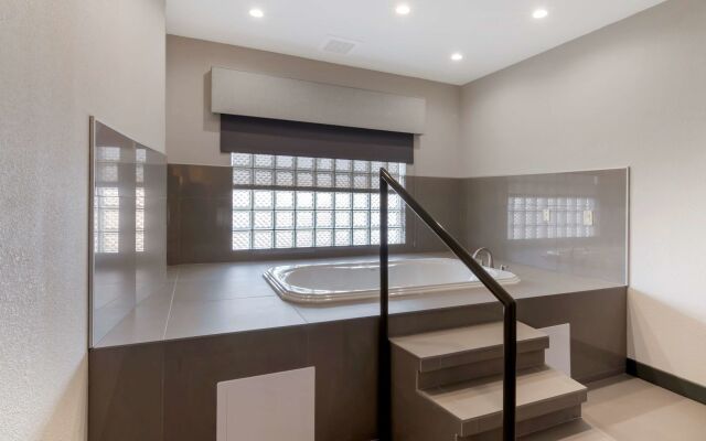 Best Western Premier Liberty Inn & Suites