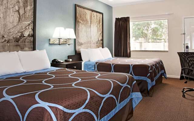 Super 8 by Wyndham Houston/Brookhollow NW