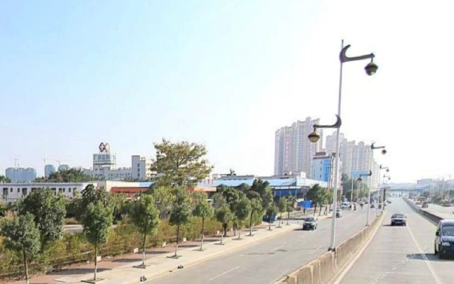 Vienna International Hotel (Guangdong Fenggang Bus Station)