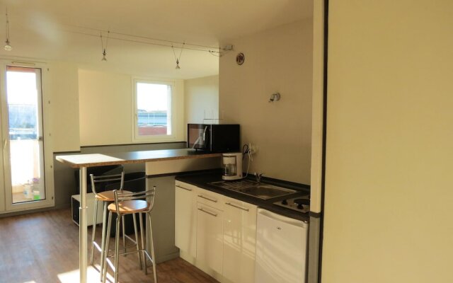 Studio in Toulouse, With Wonderful City View, Furnished Balcony and Wifi
