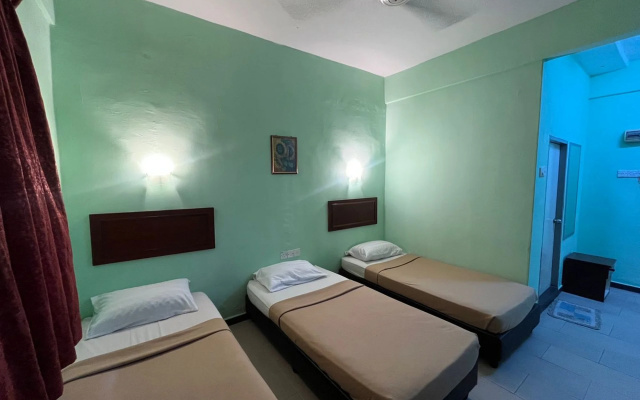 Collection O Analisa Beach Resort – Guest Rooms – Pangkor Laut