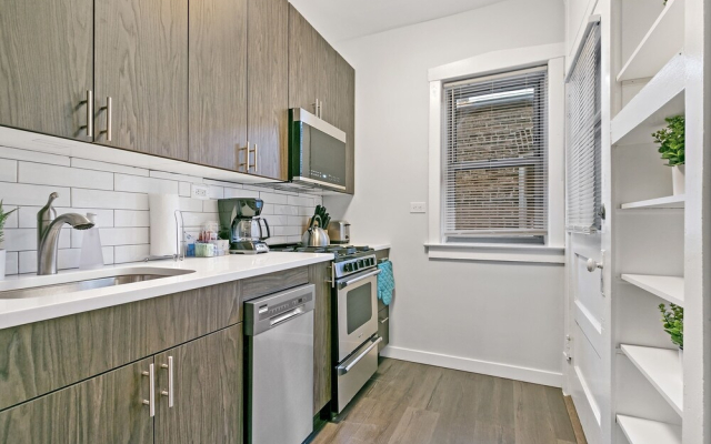 Relax & Retreat 1BR Lincoln Square Apt