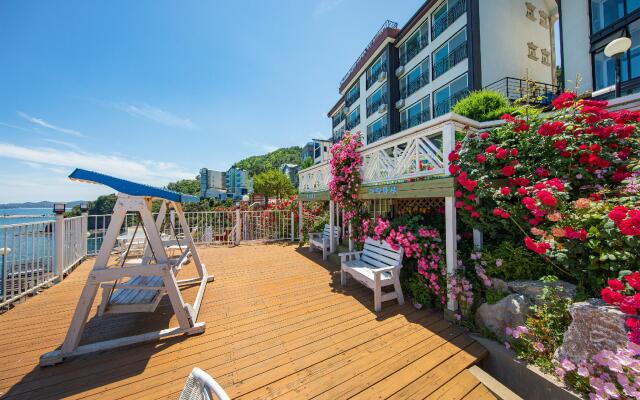 Samcheok CNBLUE Pension