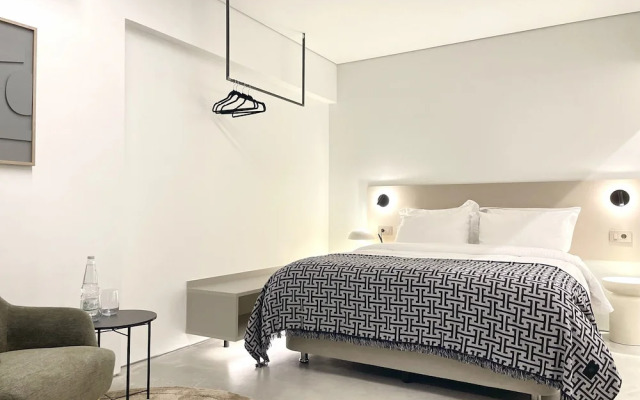 THE NIXON Suite and Apartments Hotel