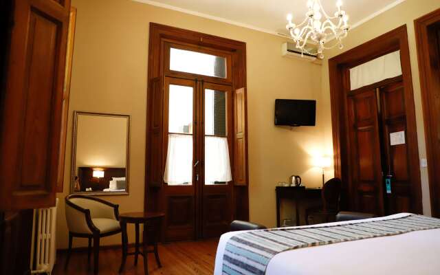 Howard Johnson by Wyndham Escobar Hotel