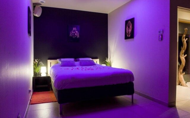 Casa Caliente (Sauna-Wellness-Massage-Vakantielogies-VespaRenting)