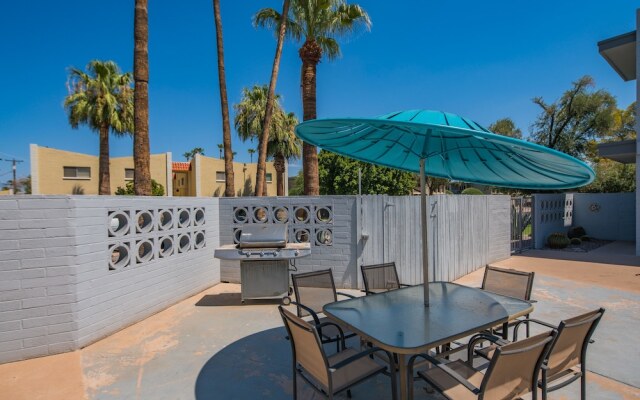 2BR Scottsdale Apartment by WanderJaunt