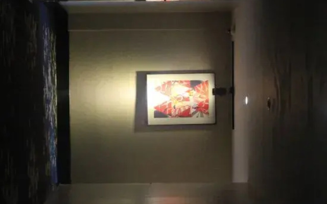 Pai Hotel (Xinchang Qixing Residential District Branch)