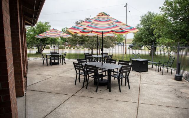 Lomira Inn and Suites