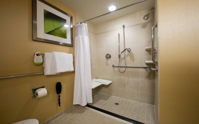 Courtyard by Marriott Mississauga - Airport Corporate Centre West