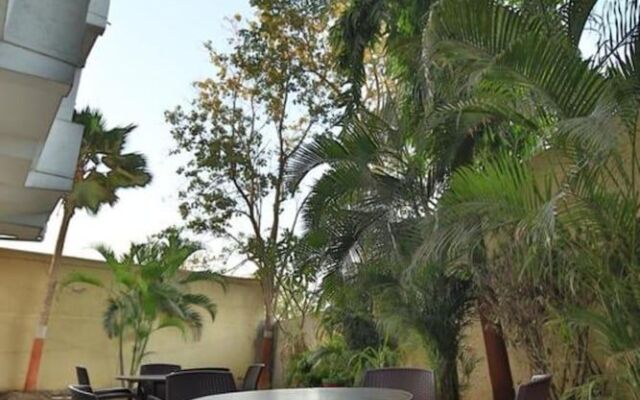 STARiHOTELS Railway Station Surat