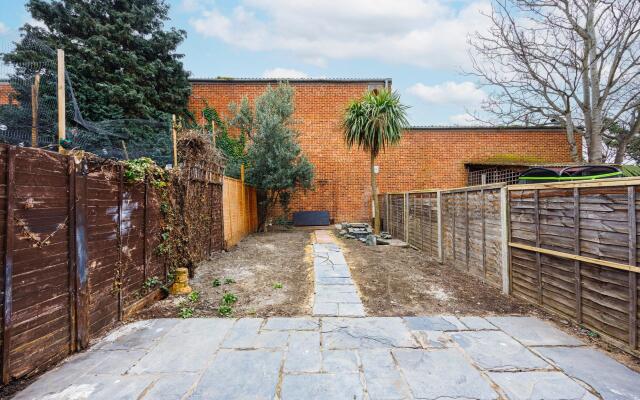 East Croydon Home - Contractors