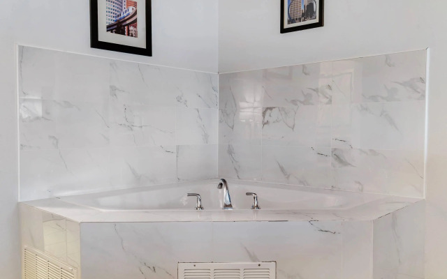 Comfort Suites Auburn Hills-Detroit