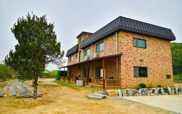 Yongin Unhak Pension