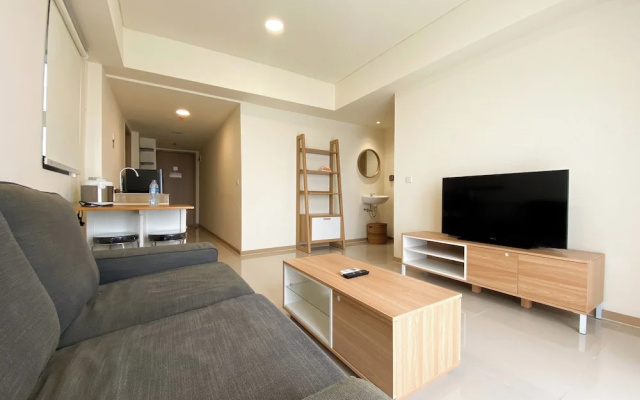 Modern And Homey 2Br At Meikarta Apartment