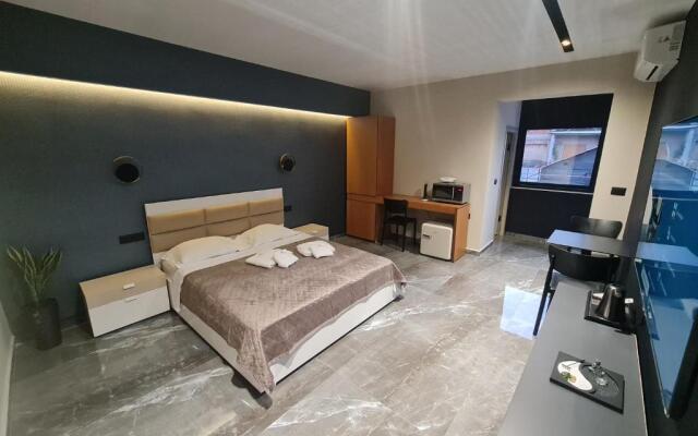 La Mirage Apartment 03