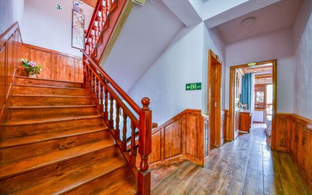 Floral Hotel Dali Cangshan Muyun