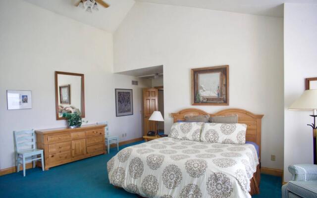 Settlement Courtyard Inn & Lavender Spa