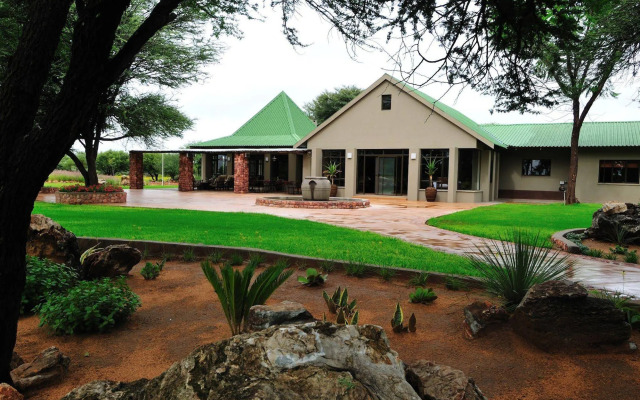 Otjiwa Safari Lodge