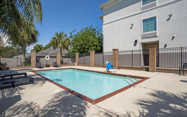 Best Western Plus Chalmette Hotel