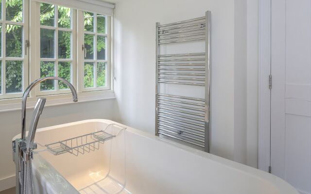Oversteps House