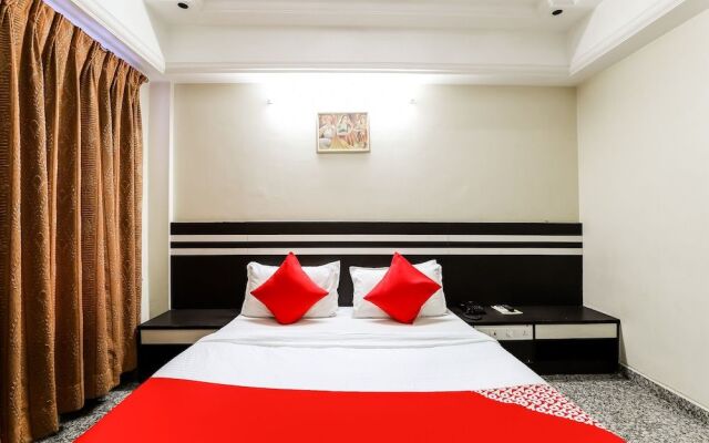 Oyo 26315 Hotel Alpha