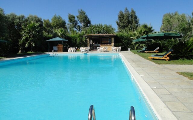 Secluded Holiday Home in Matino With Swimming Pool