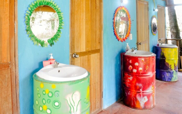 Wild Flower Hostel Koh Lanta