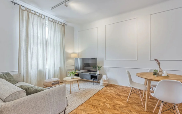 Spacious Apartment In Heart Of Zagreb