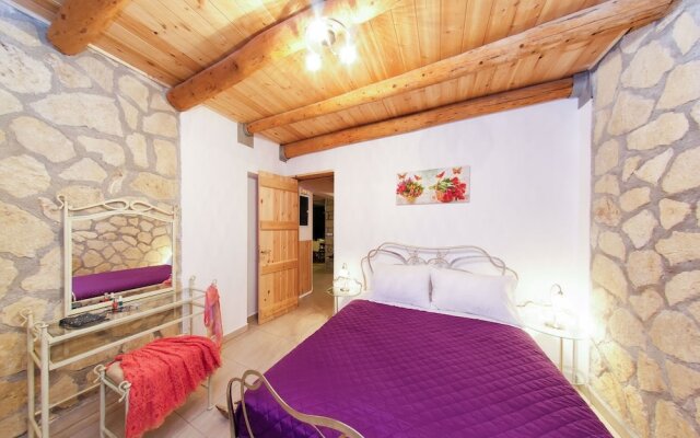 Villa Tireda Pool and Whirlpool