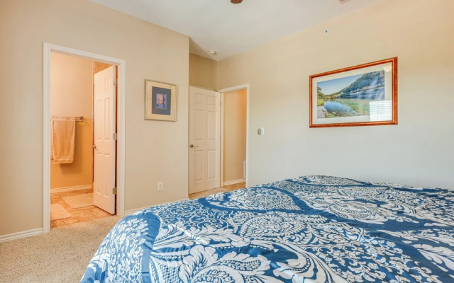 'rio Vista' Condo: Direct Guadalupe River Access!