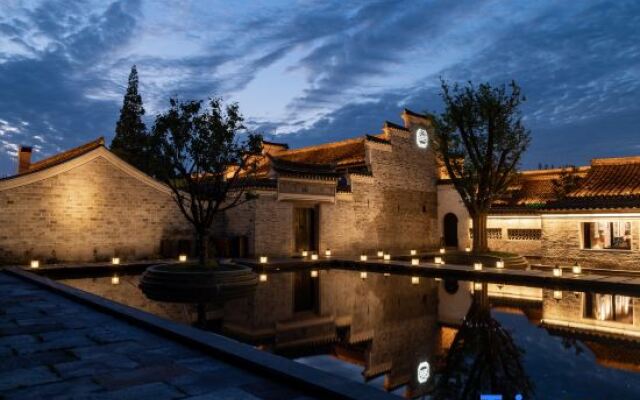Ningbo Cloud Hotel (Cicheng Ancient County Chengchenghuang Temple)