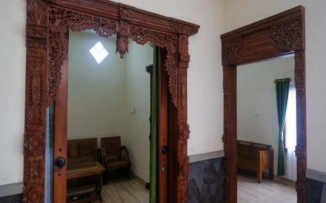 RedDoorz Syariah @ Klodran Solo