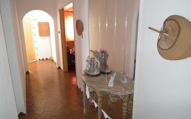 80s RetroStyle Villa