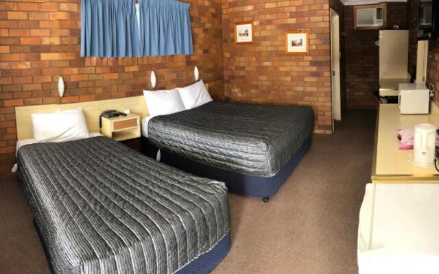 Peter Allen Motor Inn