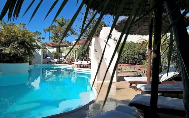 Birdcage Resort - Adult Only