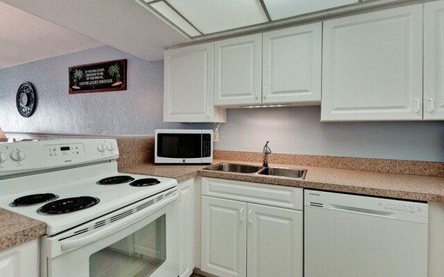 Runaway Bay Resort by BBG