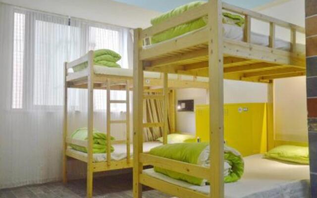 Qiannuo Youth Hostel