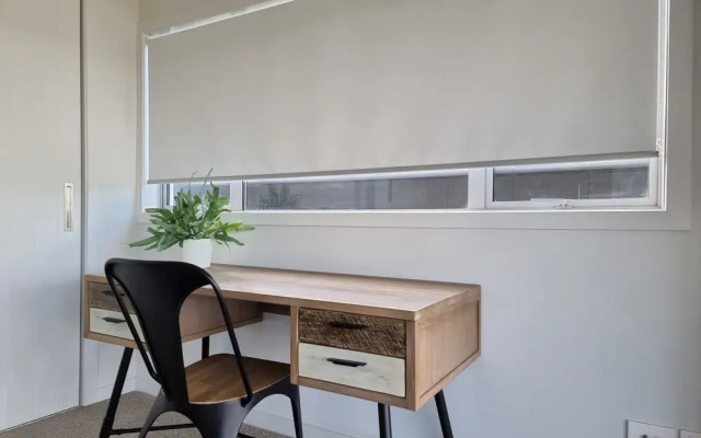 Fabulous Milford 1BR With Views & SkyTV