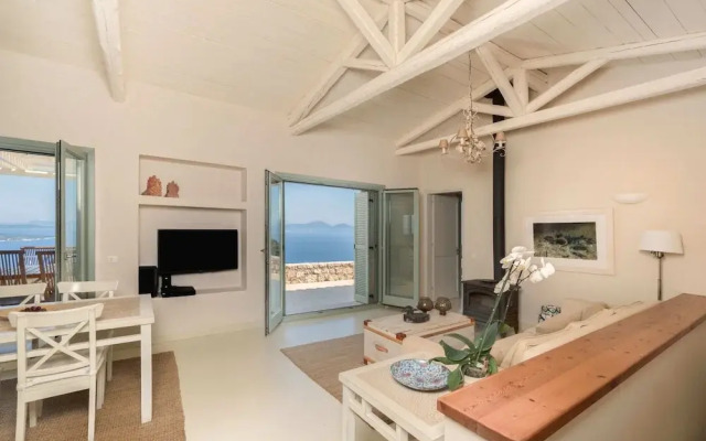 Luxurious Villa in Vasiliki with Swimming Pool & Hot Tub