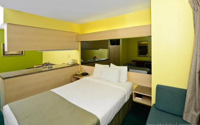 Americas Best Value Inn & Suites Jackson, TN