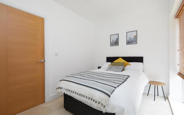 Royal Derby Hospital 2 Bed Town House