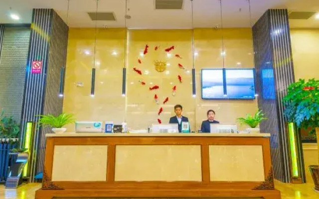 Golden Hotel