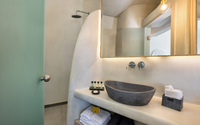 Aperto Suites - Adults Only